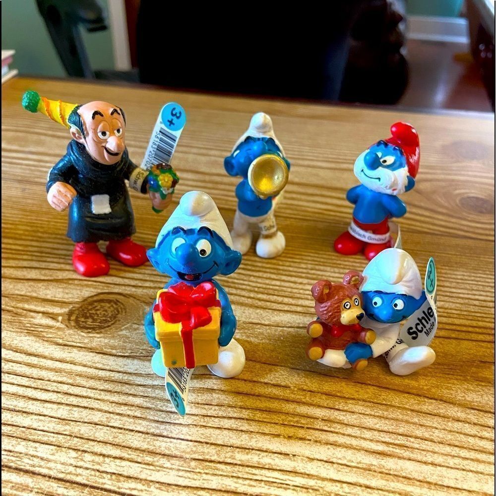 5 NEW Smurfs w/ Tags